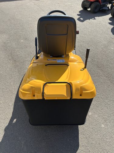 STIGA fűgyűjtős fűnyíró traktor ESTATE 7102 W