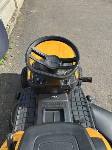 STIGA oldalkidobós fűnyíró traktor TORNADO 5108 W