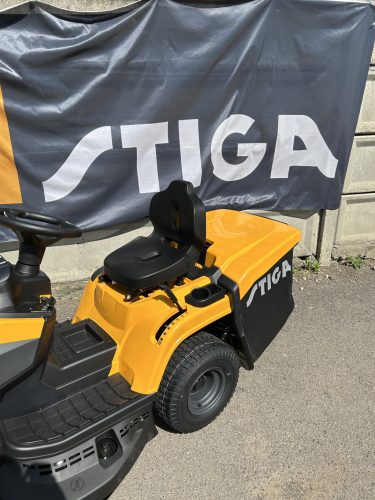 STIGA fűgyűjtős fűnyíró traktor ESTATE 598 W