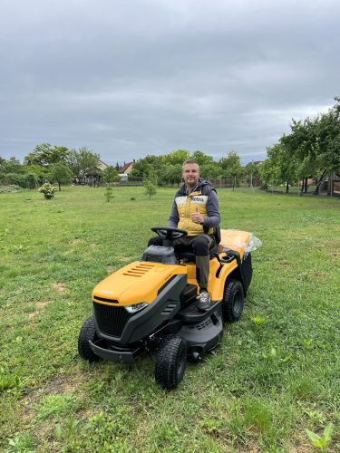 STIGA fűgyűjtős fűnyíró traktor ESTATE 598 W