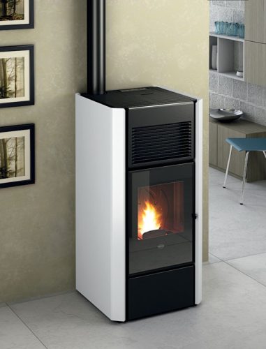 Ines pellet kályha (15,4 kW) Légcsatornázható