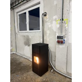   Nia pellet kályha (15,4 kW) Légcsatornázható 2 csatornával