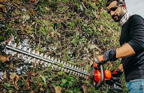 ECHO DHC-310/60 akkumulátoros sövényvágó (4 Ah akkumulátorral és töltővel)