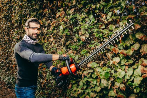 ECHO DHC-310/60 akkumulátoros sövényvágó (2 Ah akkumulátorral és töltővel)